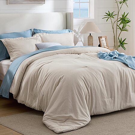 3-Pc Bedsure All Seasons Queen Comforter Set (Beige Melange) $17.30