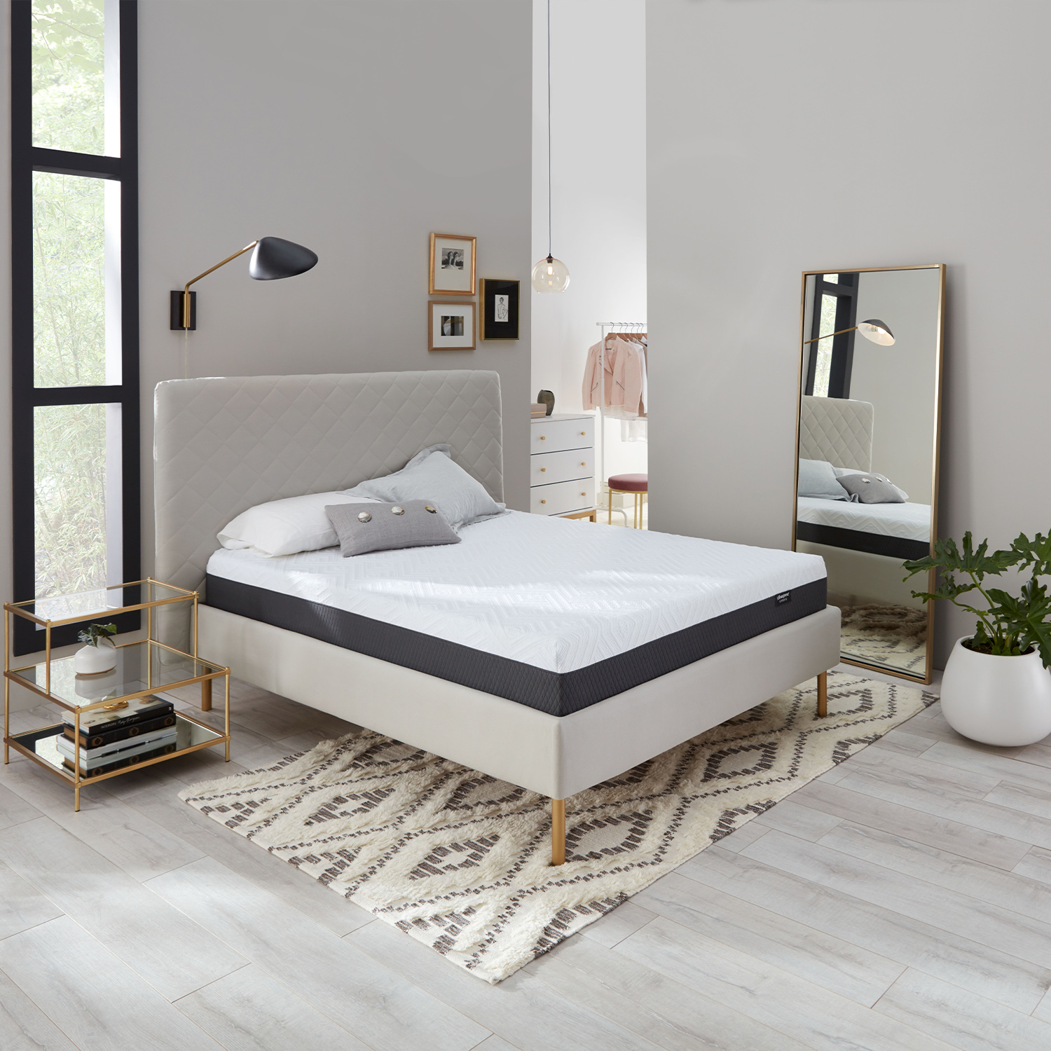 Simmons Beautyrest BRX-800 King 10" Hybrid Coil and Memory Foam Mattress-in-Box  ($499 + Free shipping)