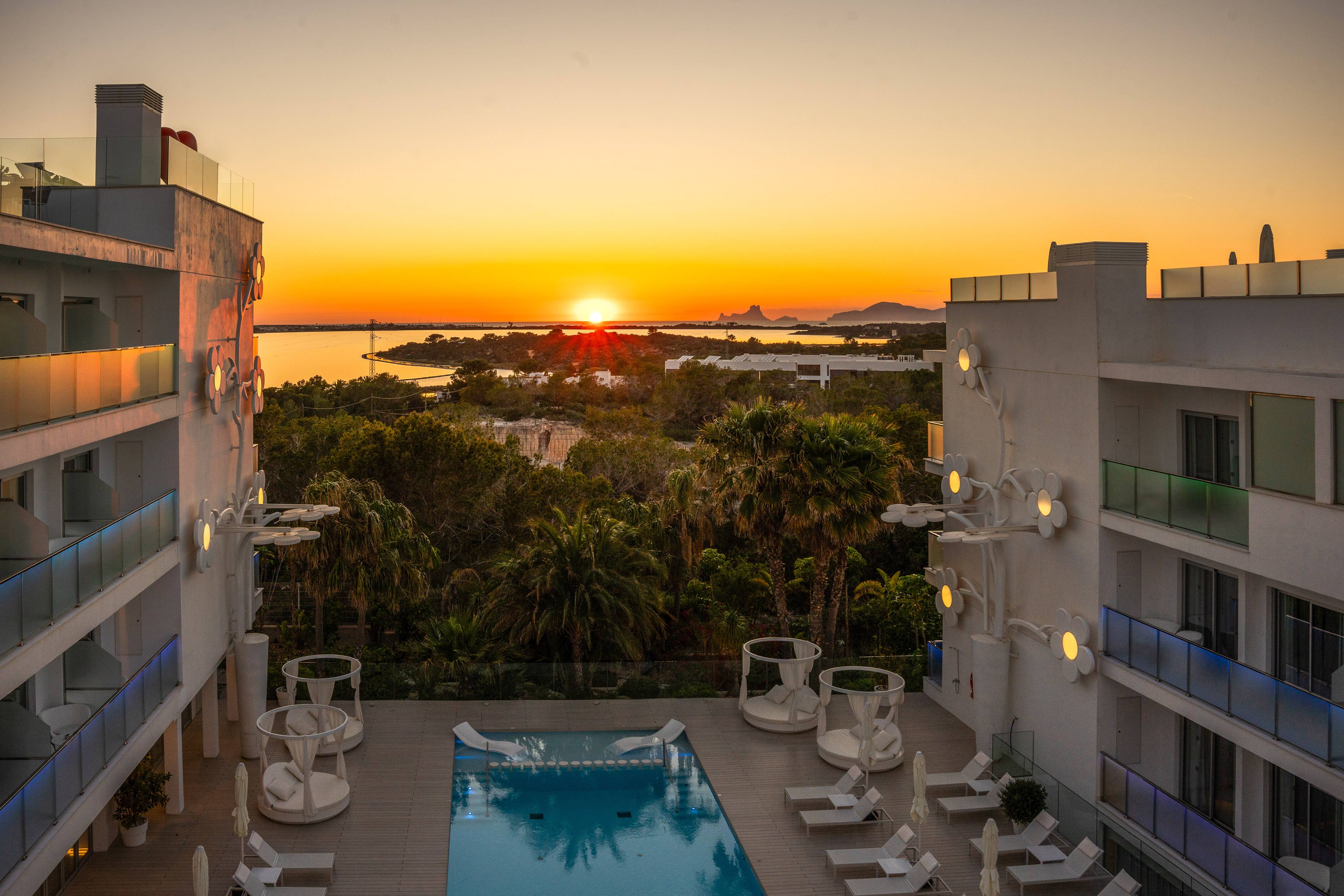 [Amex Offer] Melia Hotels International $100 Back on $500+ Spend on Room Rates in Select US & Global Locations YMMV **Add Offer** Use By October 31, 2025