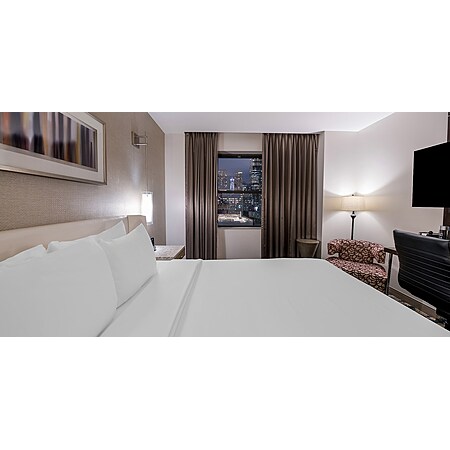 [Travelzoo Members] Hotel Felix Chicago From $59 Weeknight or From $65 Weekends & Waived Urban Fee (Travel Thru March 2027) - 2026-10-27