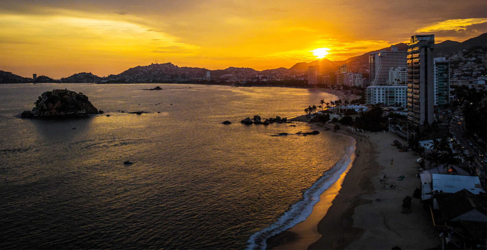 Portland OR to Ixtapa Mexico $382 RT Airfares on American, United or Alaska Airlines (Travel August - November 2020)
