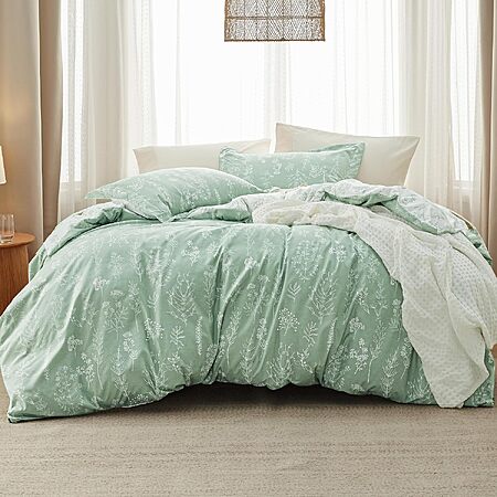 3-Piece Bedsure Queen Size Reversible Floral Comforter Set (Sage Green)