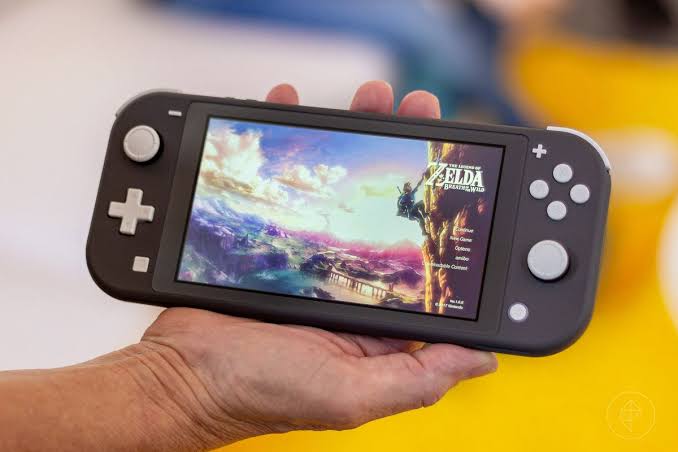 YMMV: Nintendo Switch Lite & New Console 30% Off at Gamestop Store Closing $139.99. Preowned Games at 70% New Games at 50% off