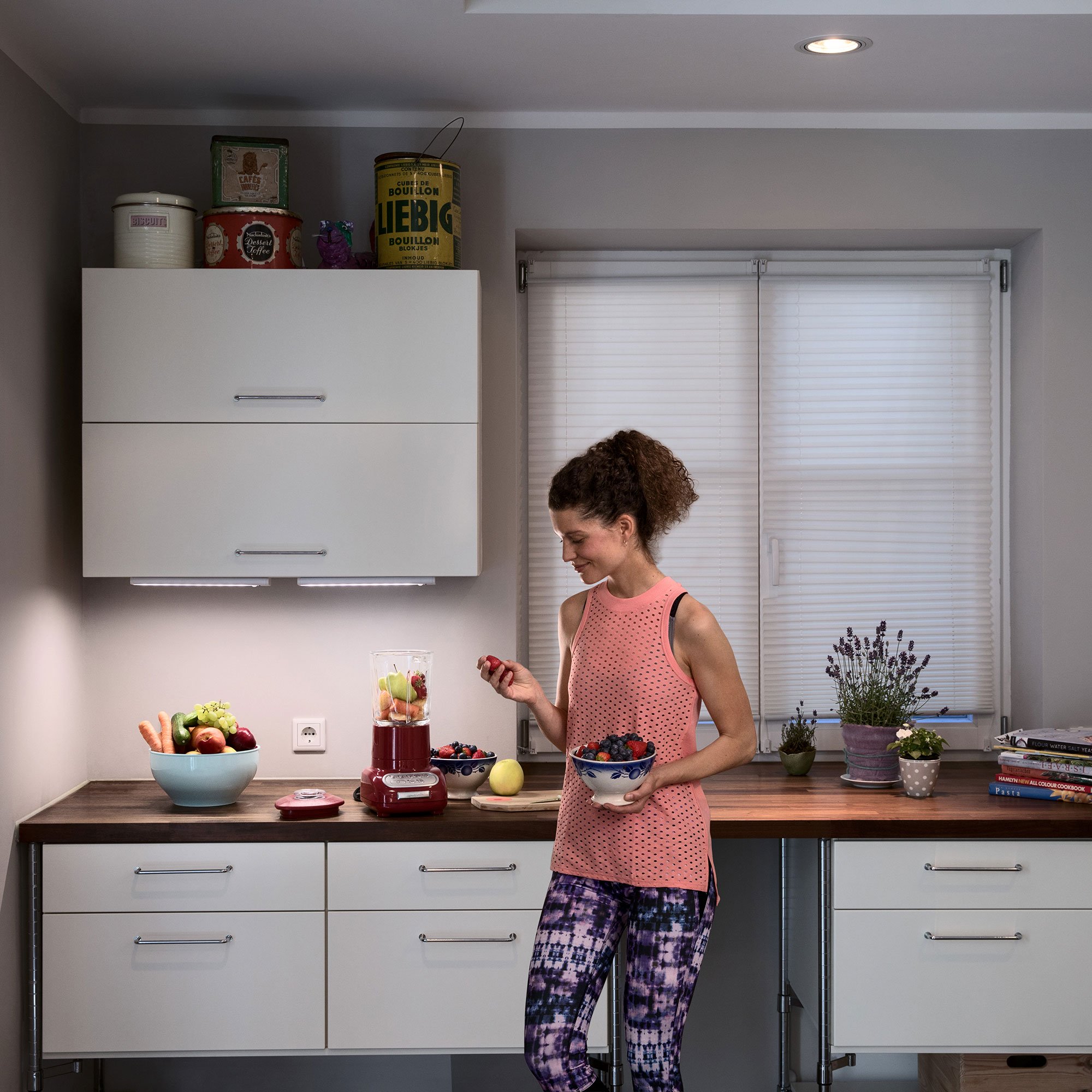 6-Pack Sylvania Lightify LED Smart Connection Light Gateway and A19 Bulb Kit $22.99 + FS