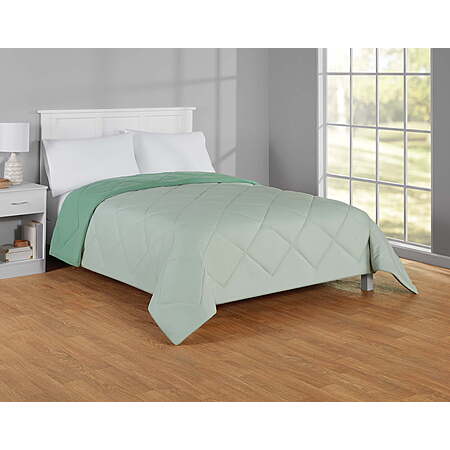 Mainstays Reversible Microfiber Comforter in Full/Queen (Green or White)