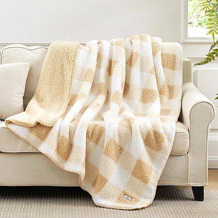 [Prime] 50" x 60" Cozy Bliss Luxury Sherpa Reversible Throw Blanket $7.79 + Free Shipping