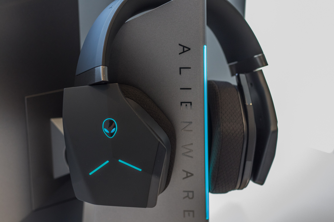 alienware headset bluetooth