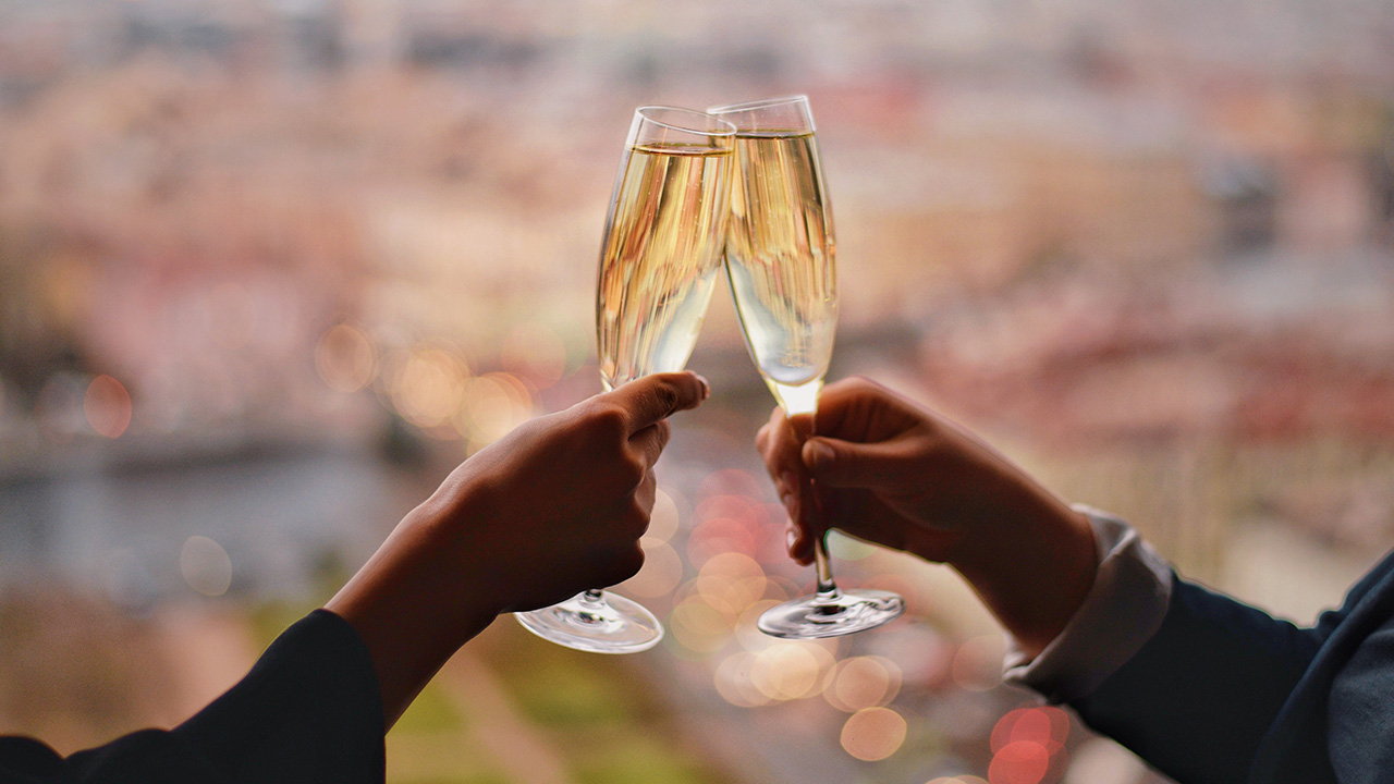 couple cheers