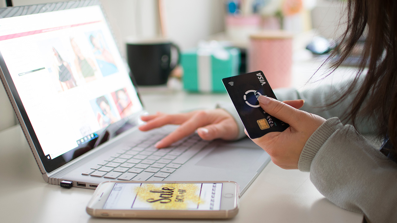 online shopping using a laptop