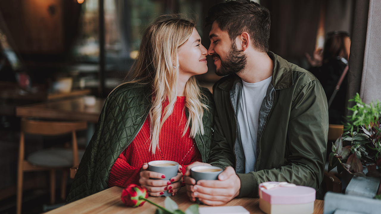 man-woman-couple-cafe-valentines-gift-date-romantic-table-coffee