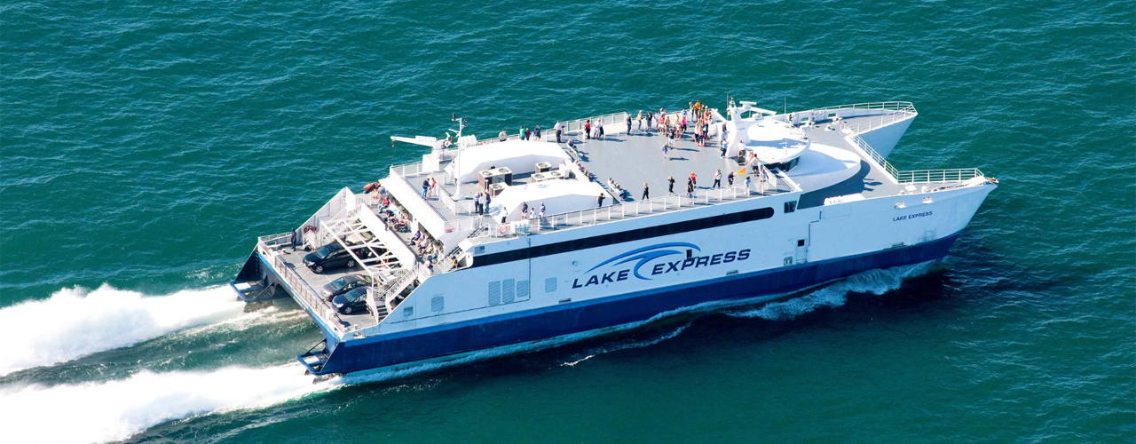 lake-express-boat-water
