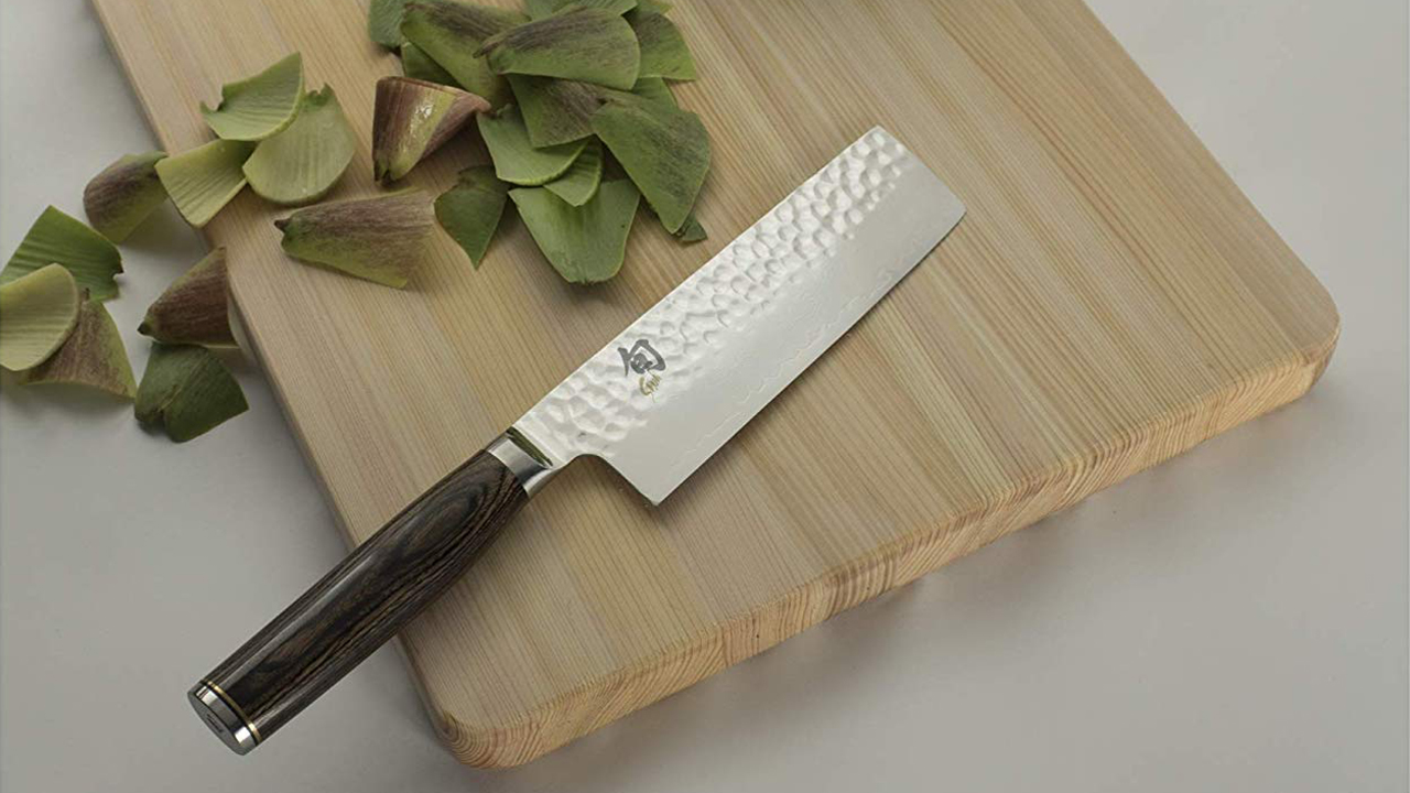 shun-nakiri-knife-on-cutting-board