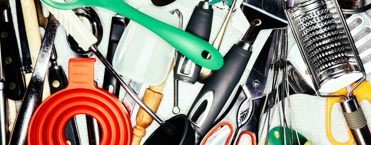 kitchen-utensils-in-drawer
