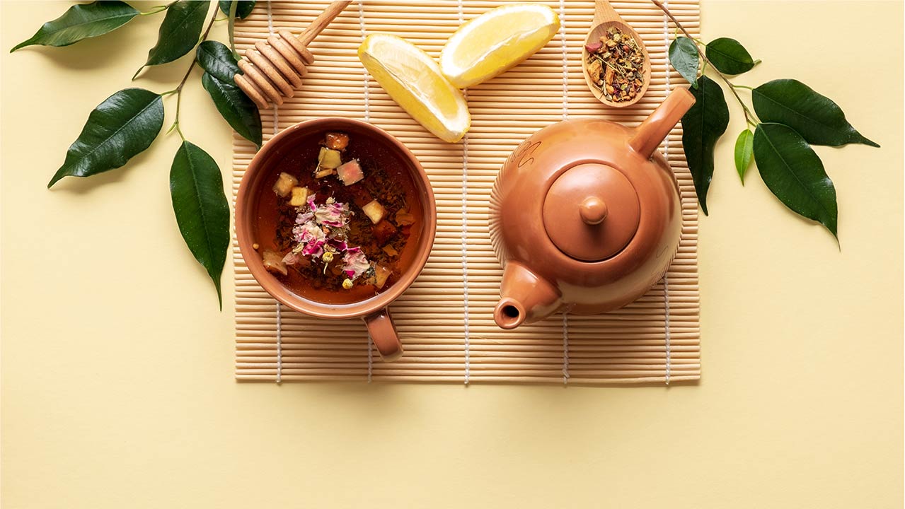 loose leaf tea and teapot