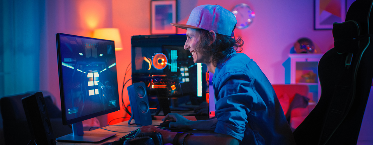 iStock-gorodenkoff gaming desktop laptop pc video games inbody