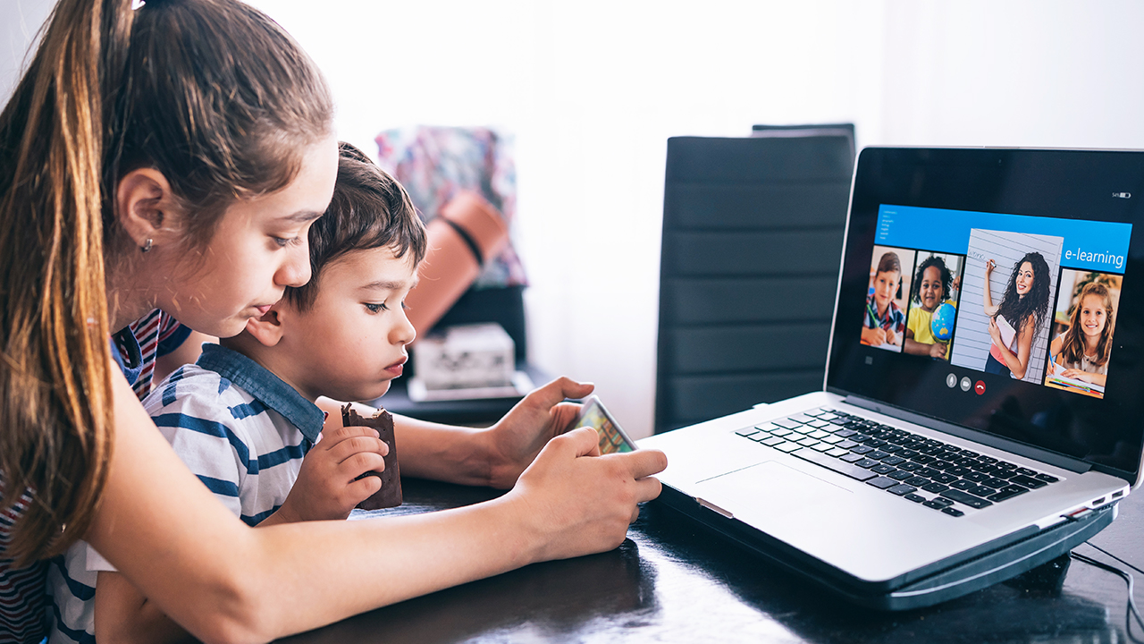 kids use computers at home