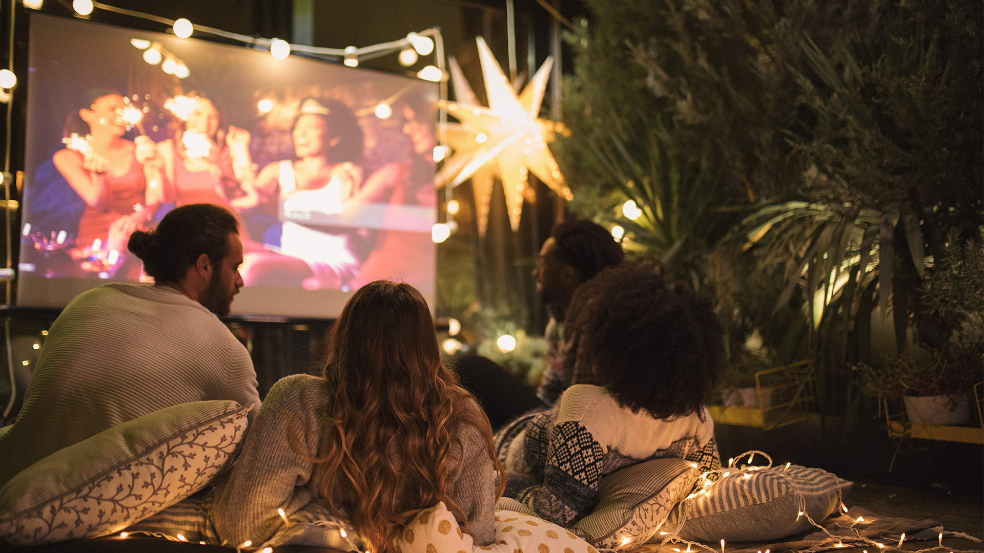 hero iStock-1055293068 Movie night at back yard stock photo