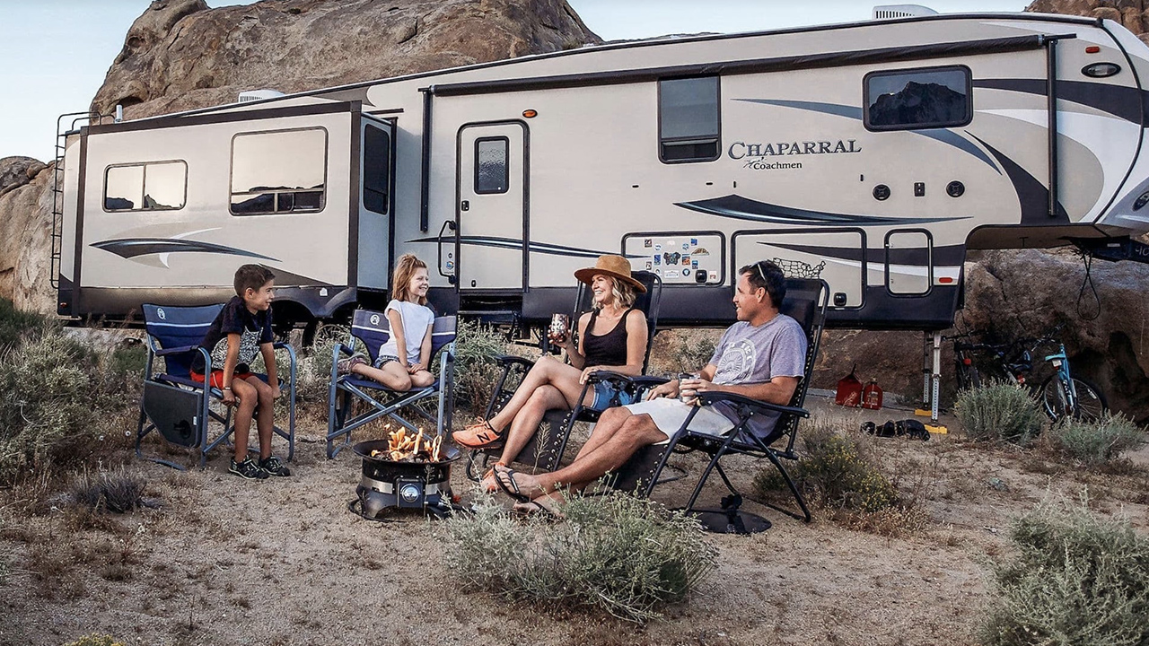 family enjoying RV share peer to peer RV rentals