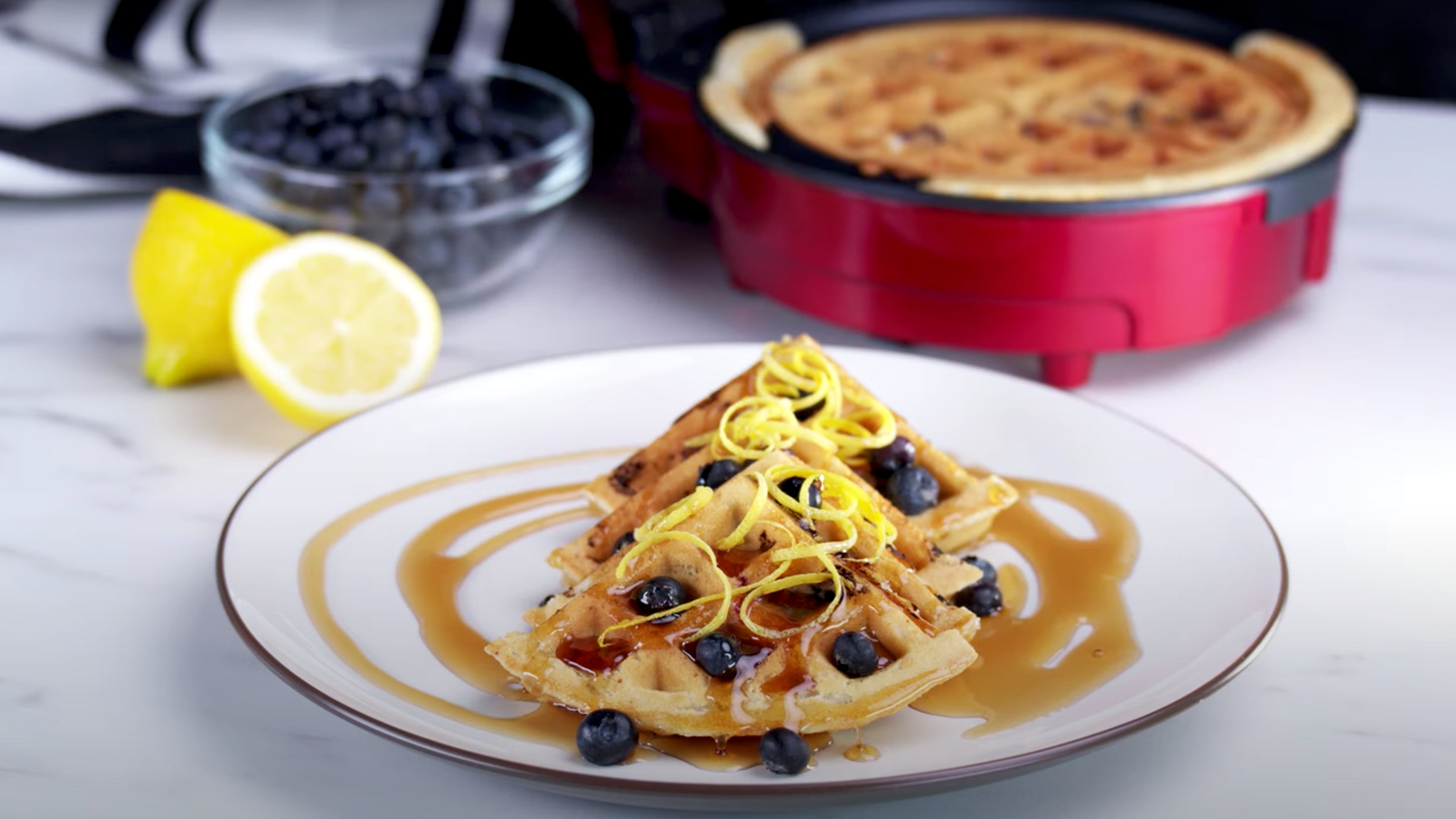 inbody Chefman Anti-Overflow Belgian Waffle Maker