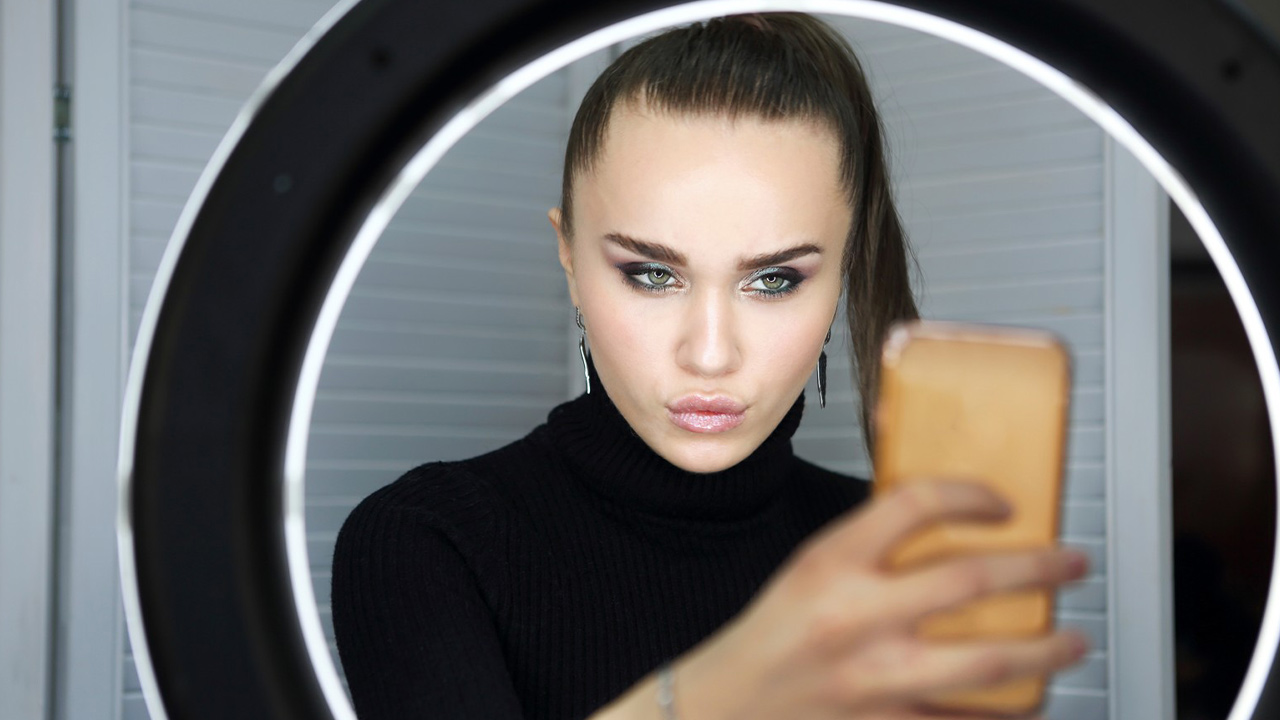 SELFIE LIGHT RING on amazon