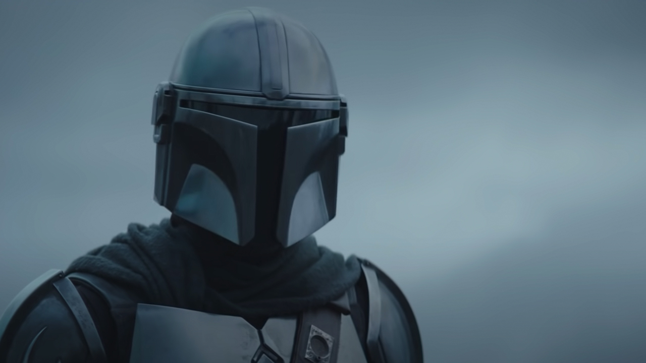 the-mandalorian-standing-in-mist