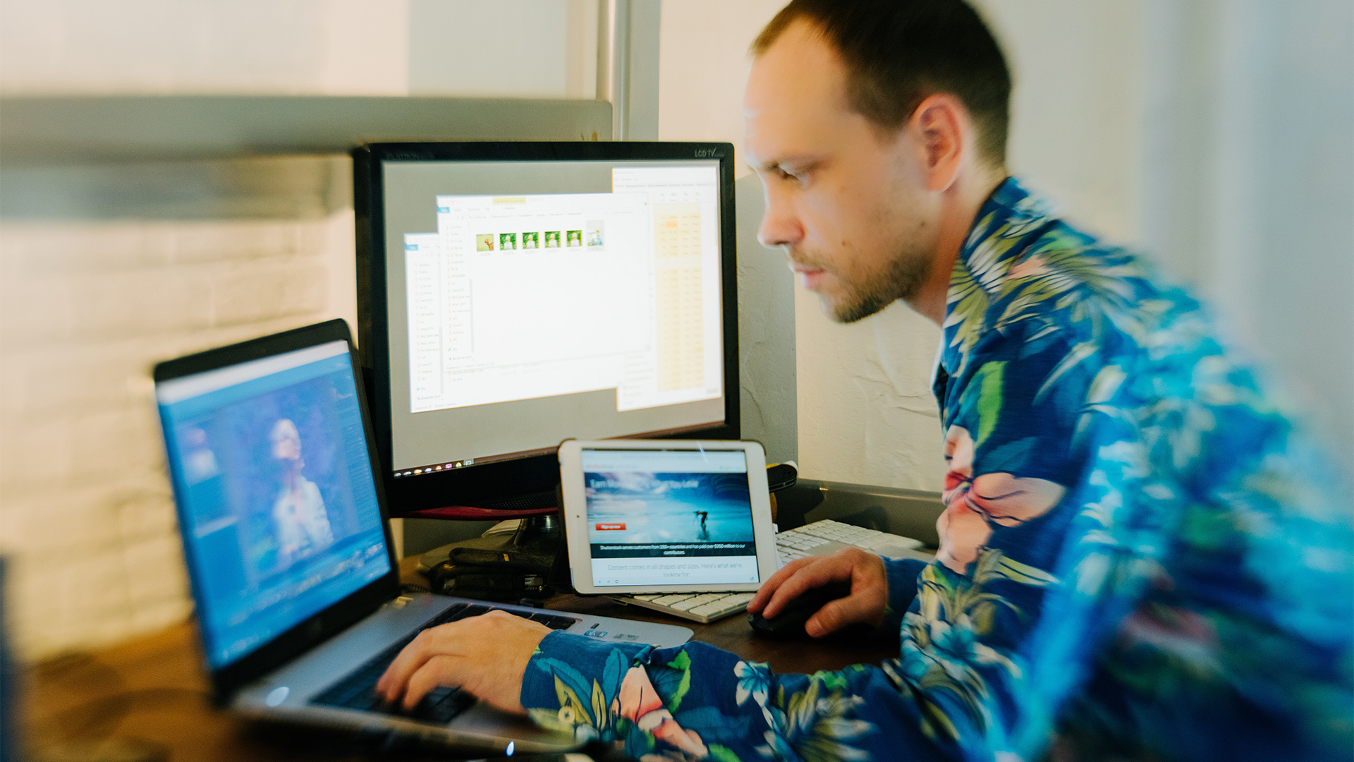 monitor vs tablet which is the better second screen for offices 2021